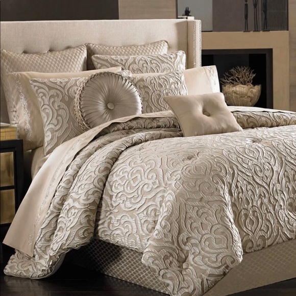 Meet The Posher, Hi I’m Melinda. 😊 - Picture 7 of 8